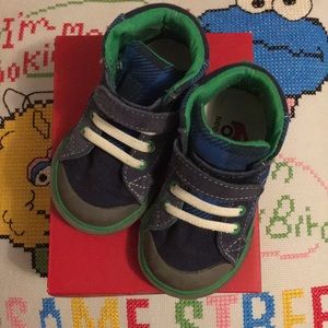 See Kai Run toddler size 5 shoes sneakers